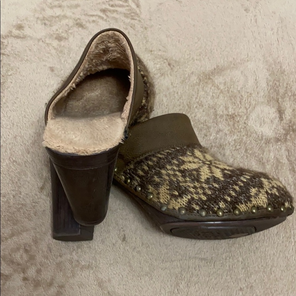 Muk Luks mules, 9